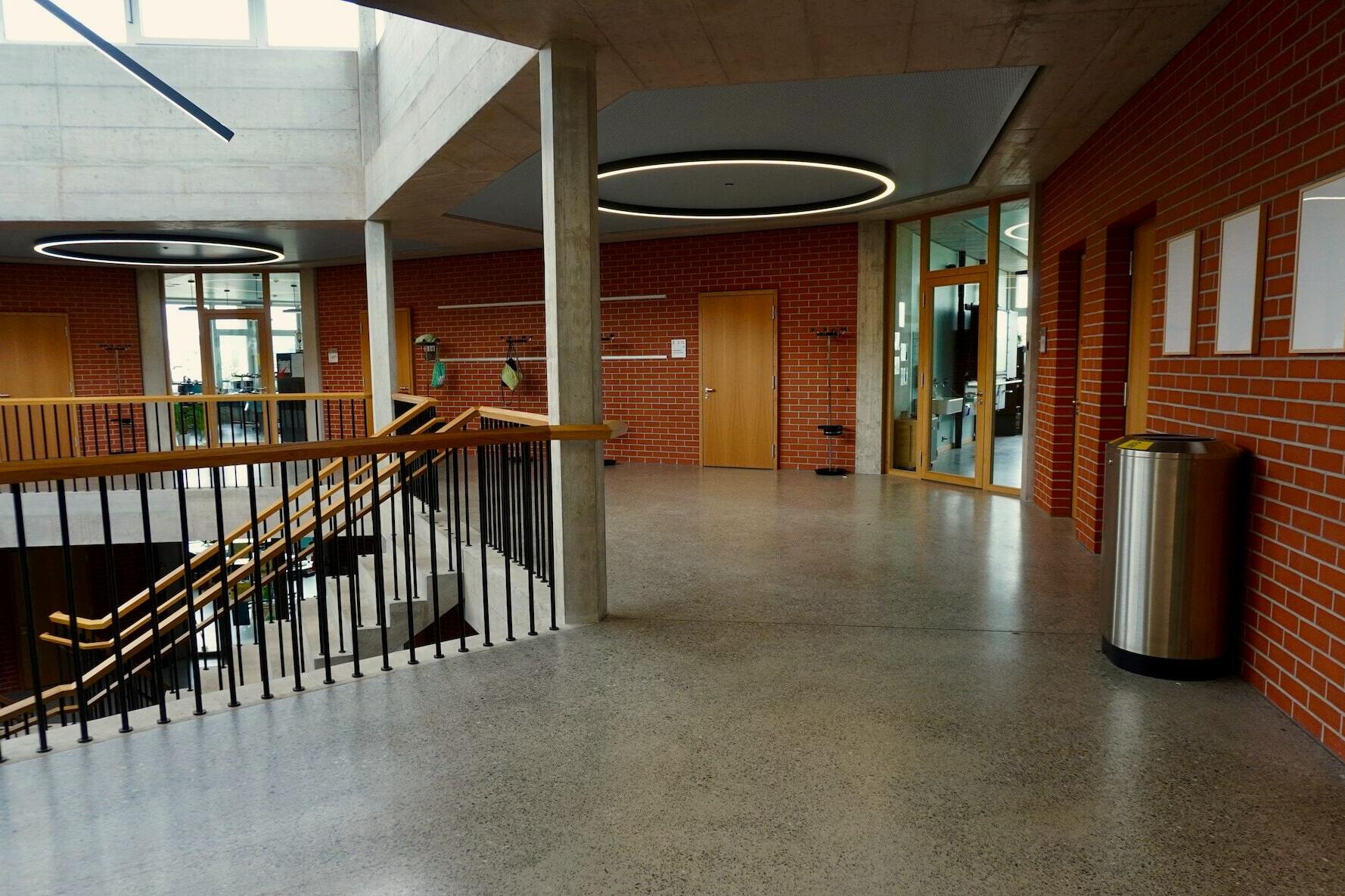 Leeres Schulgebäude