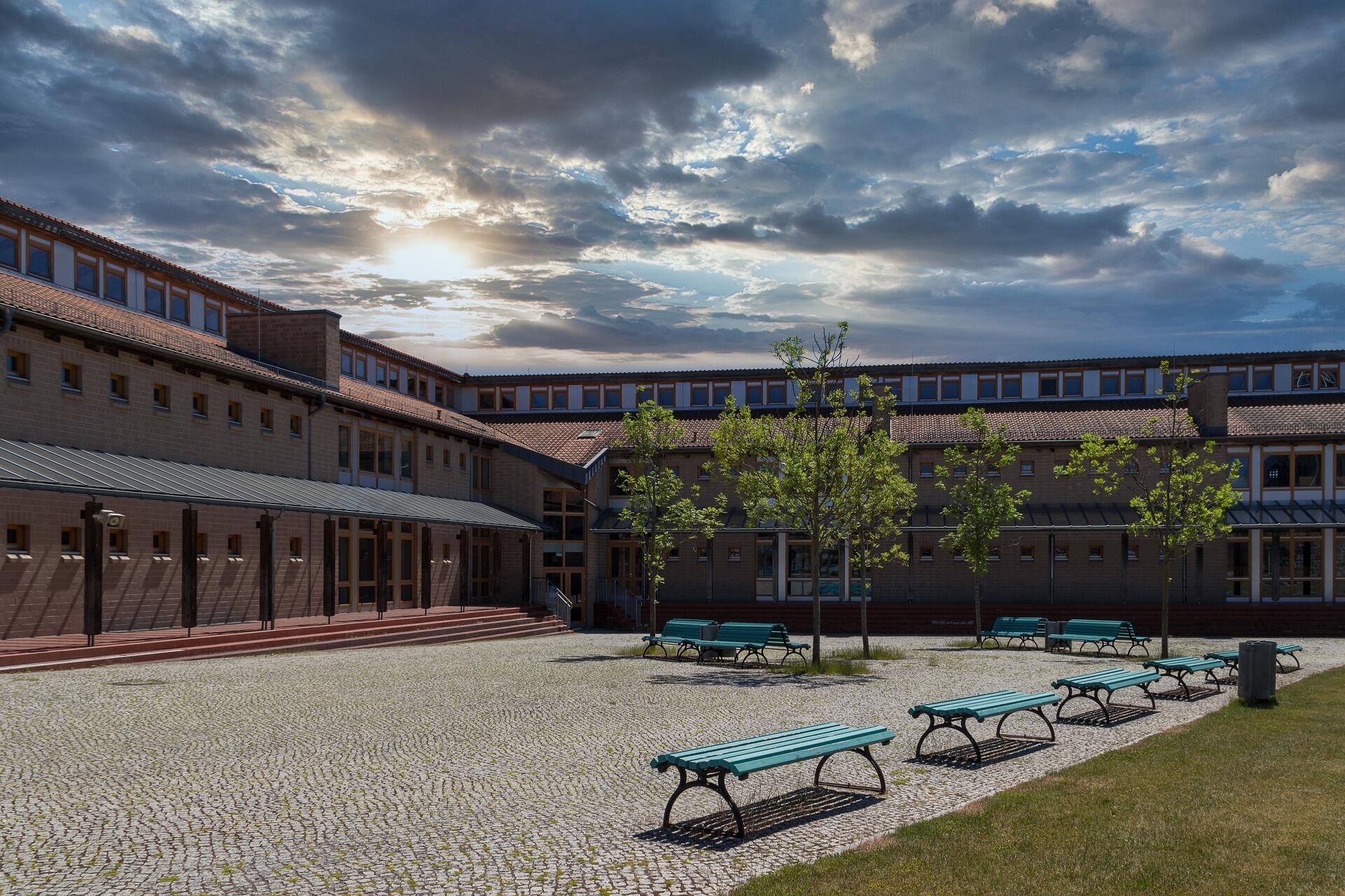 Schulhof