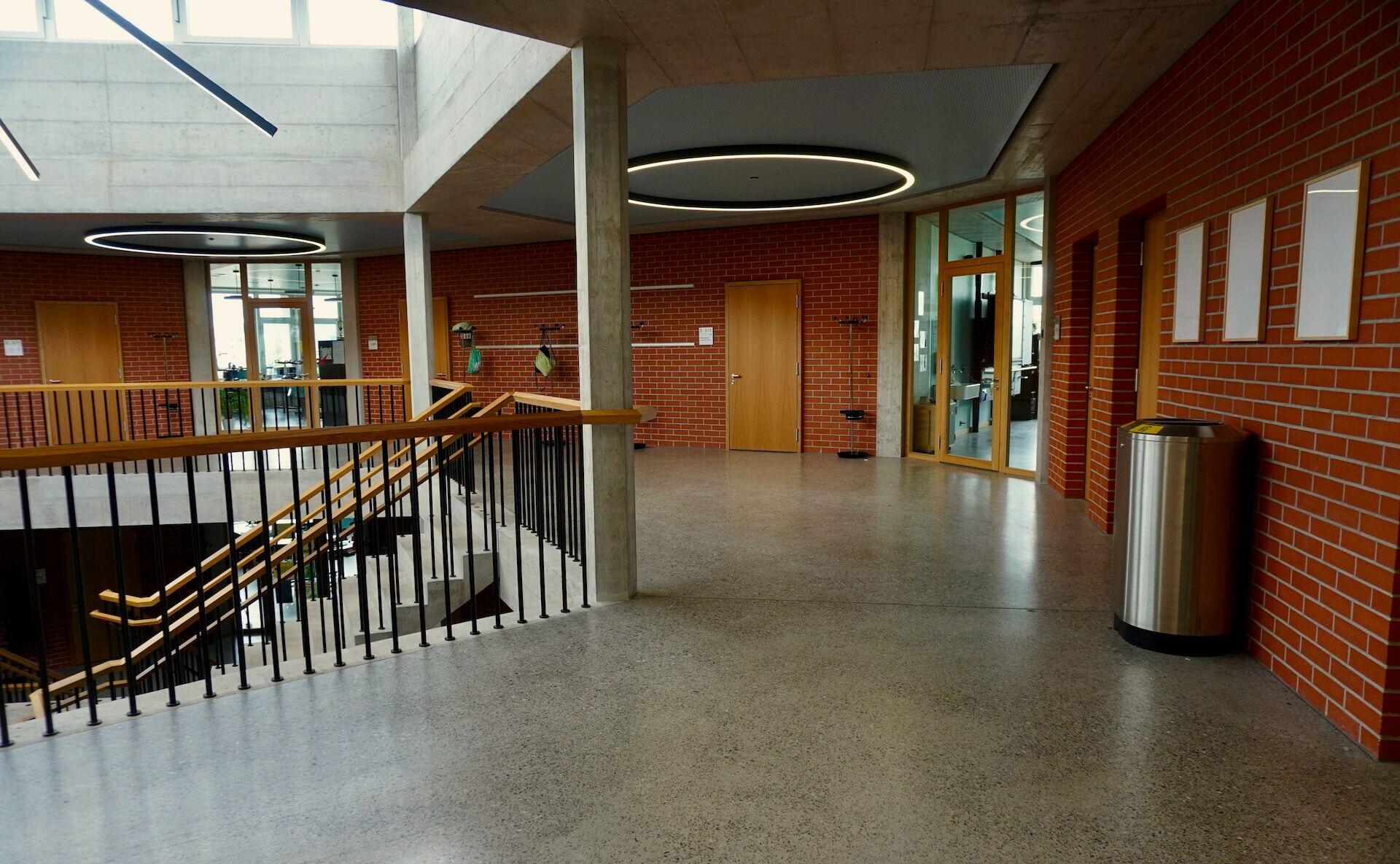 Leeres Schulgebäude