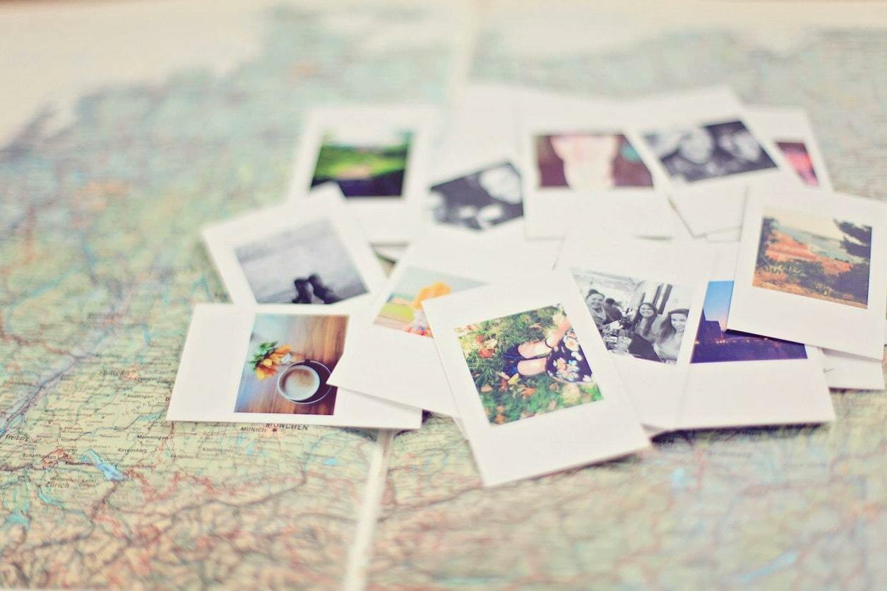 Weltkarte mit Fotos