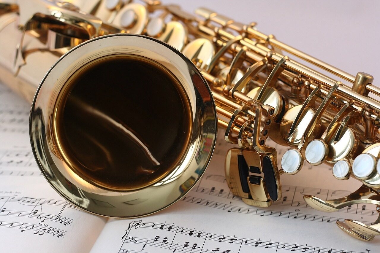 Abbildung eines Saxophons.