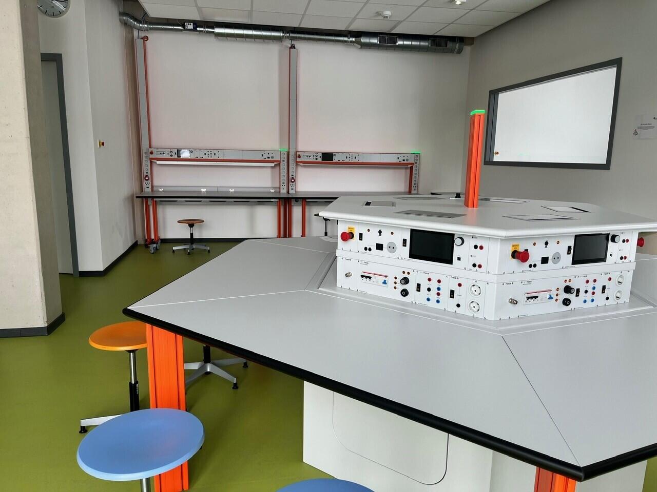 Elektrolabor der Junior Uni Daun