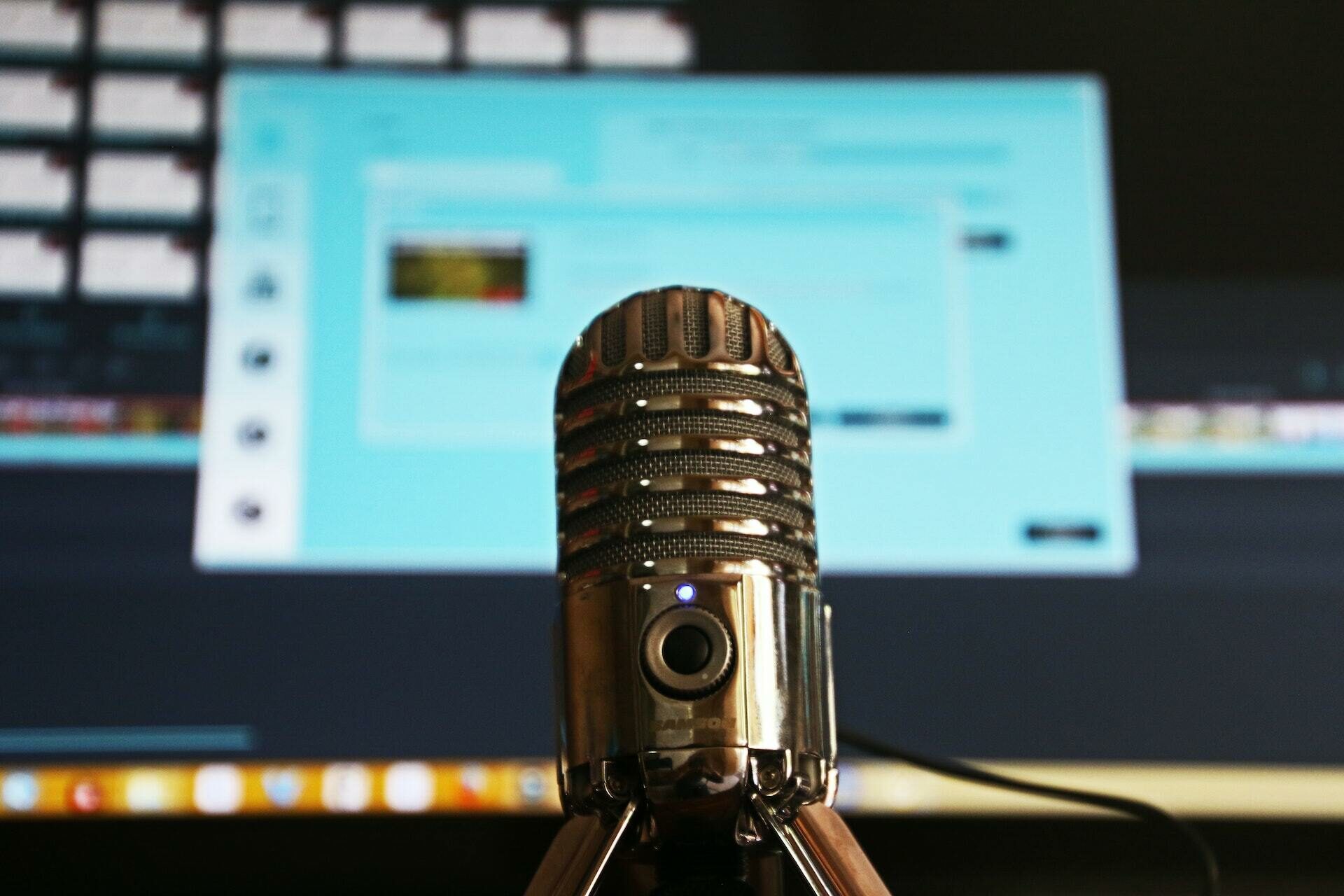 Mikrofon zur Aufnahme eines Podcasts