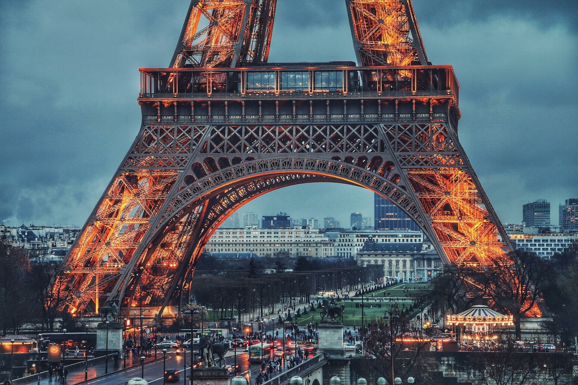 Abbildung untererTeil des Eiffelturms