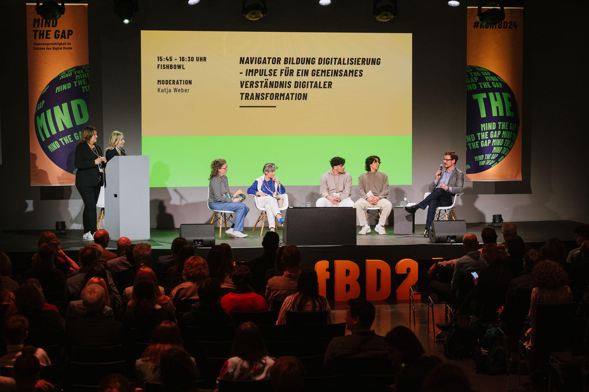 Foto einer Plenumsdiskussion auf einer Veranstaltung des Forum Bildung Digitalisierung