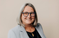 Dr. Dorit Stenke, Ministerin für Allgemeine und Berufliche Bildung, Wissenschaft, Forschung und Kultur des Landes Schleswig-Holstein