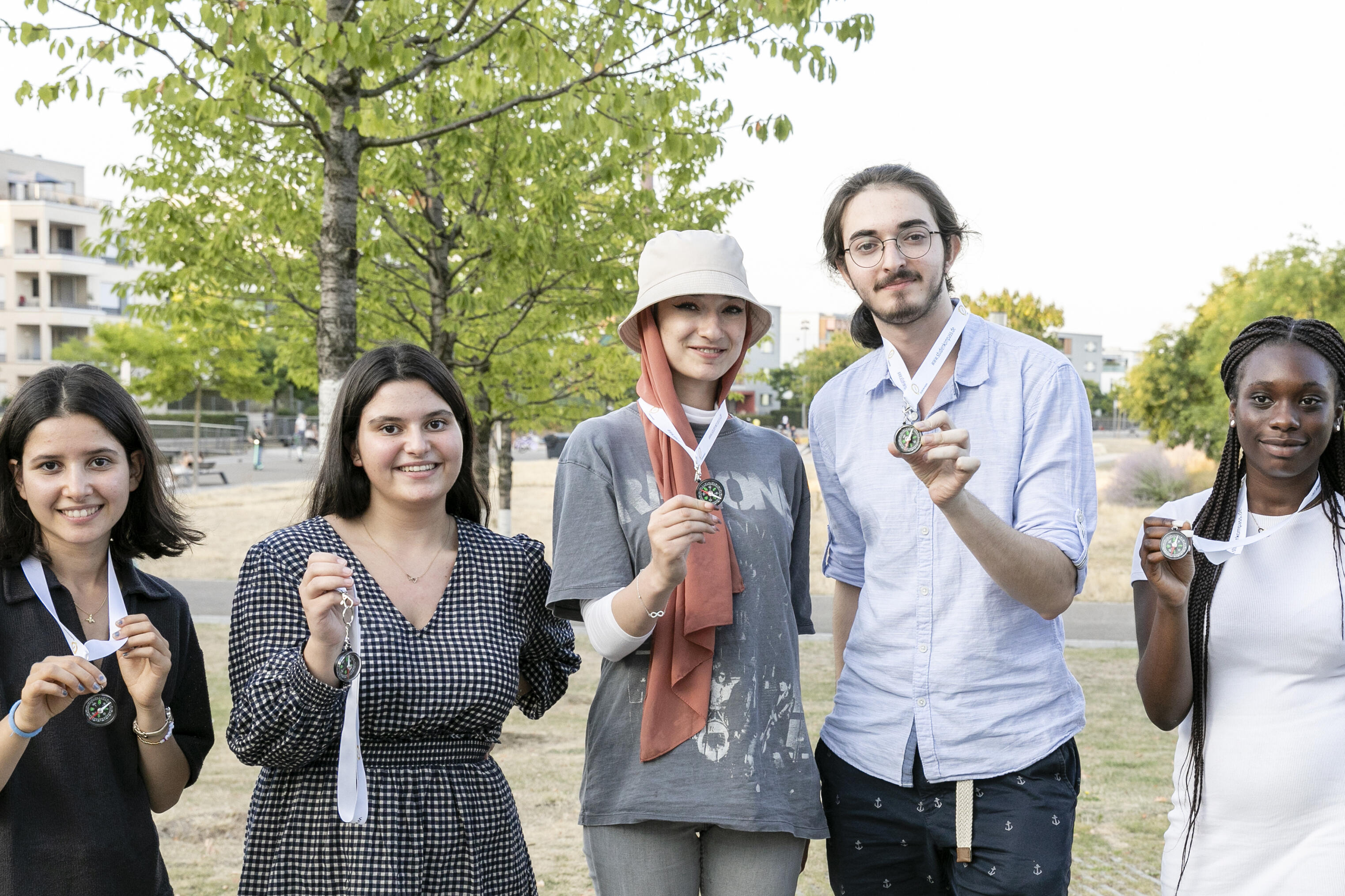 Abbildung von Schülerinnen und Schülern, die für ein Stipendium des Studienkompass beworben haben.