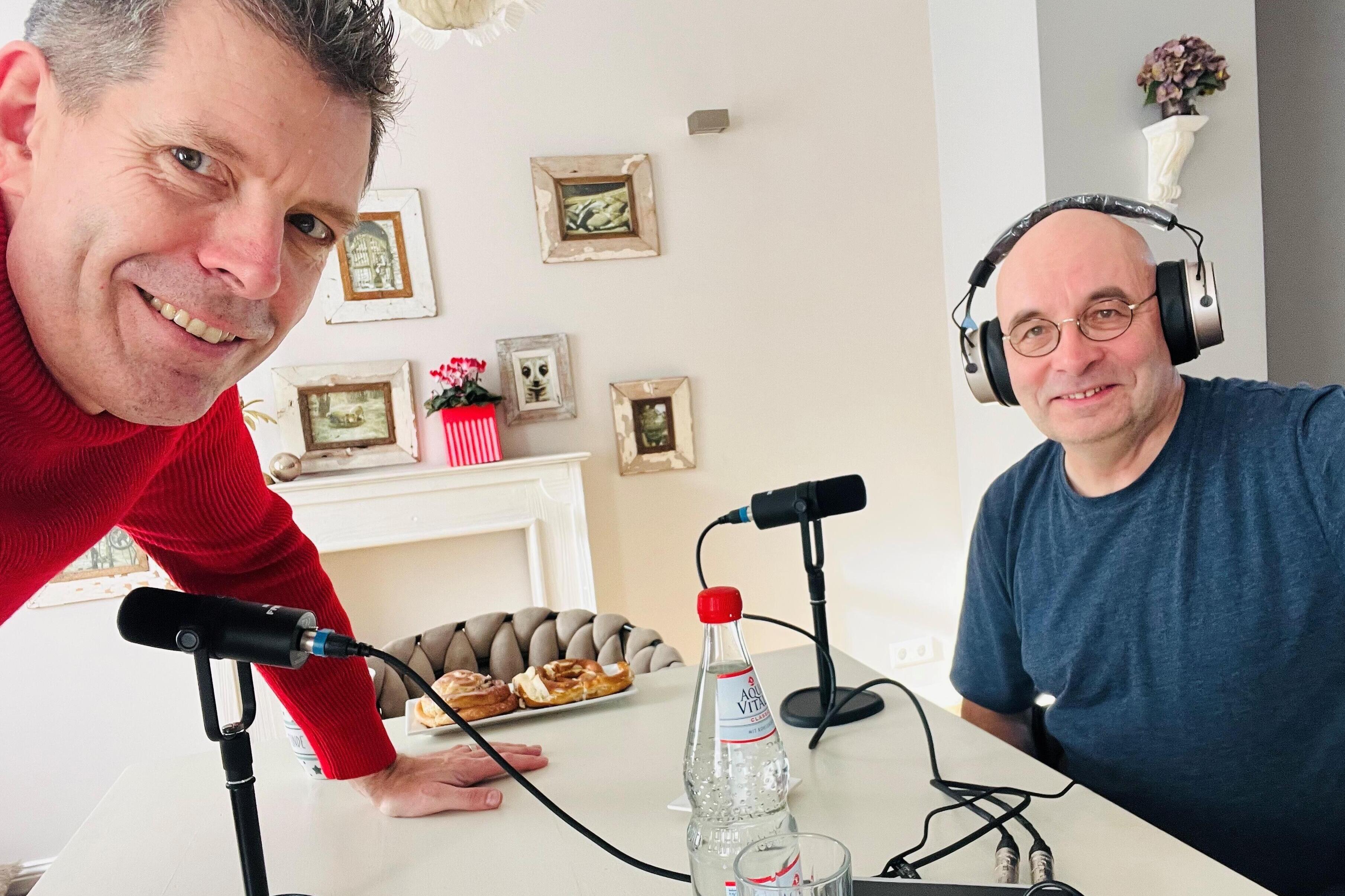 Foto Podcast-Aufnahme Leonard Sommer und Armin Himmelrath