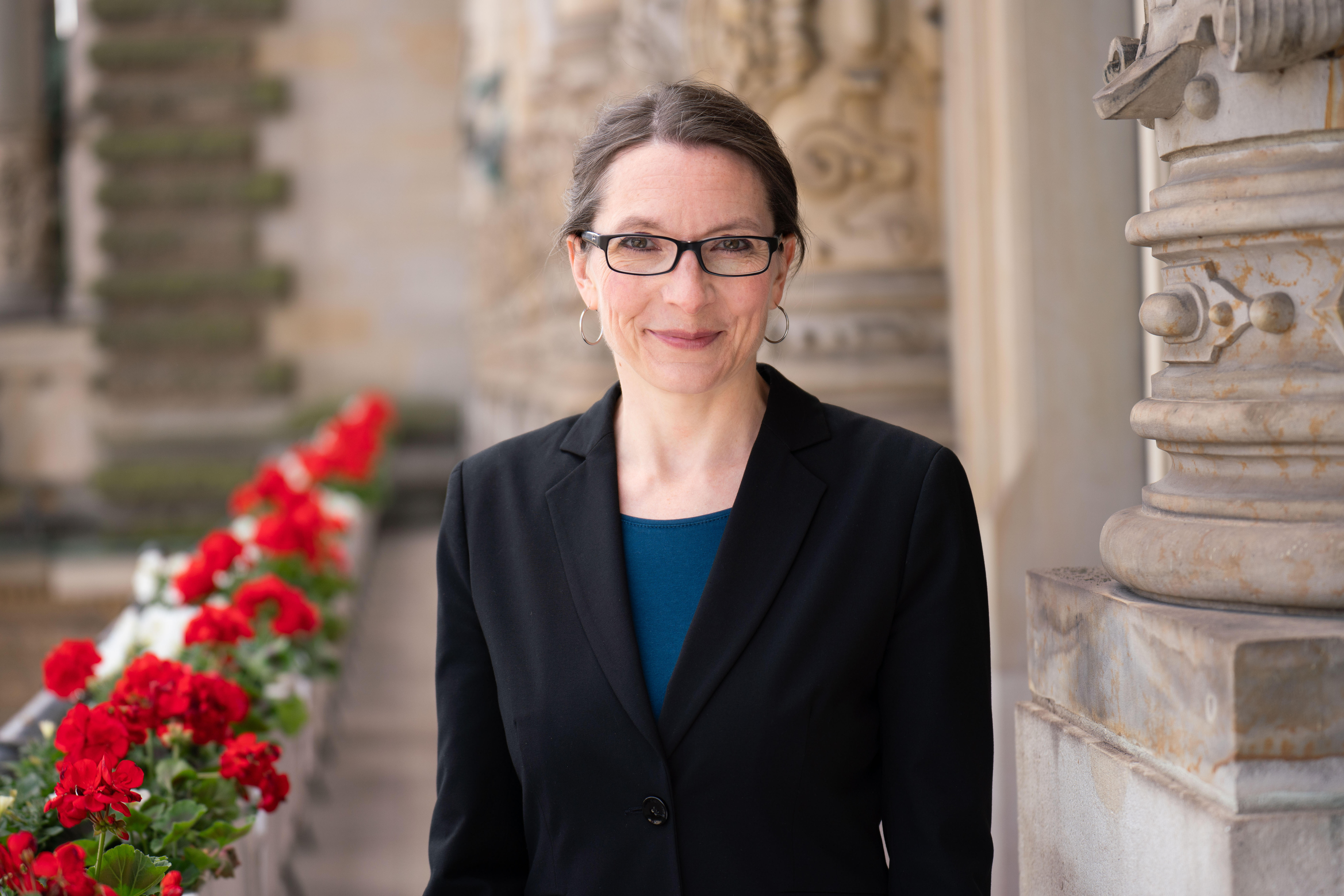 Bild von Ksenija Bekeris, Senatorin für Schule, Familie und Berufsbildung der Freien und Hansestadt Hamburg