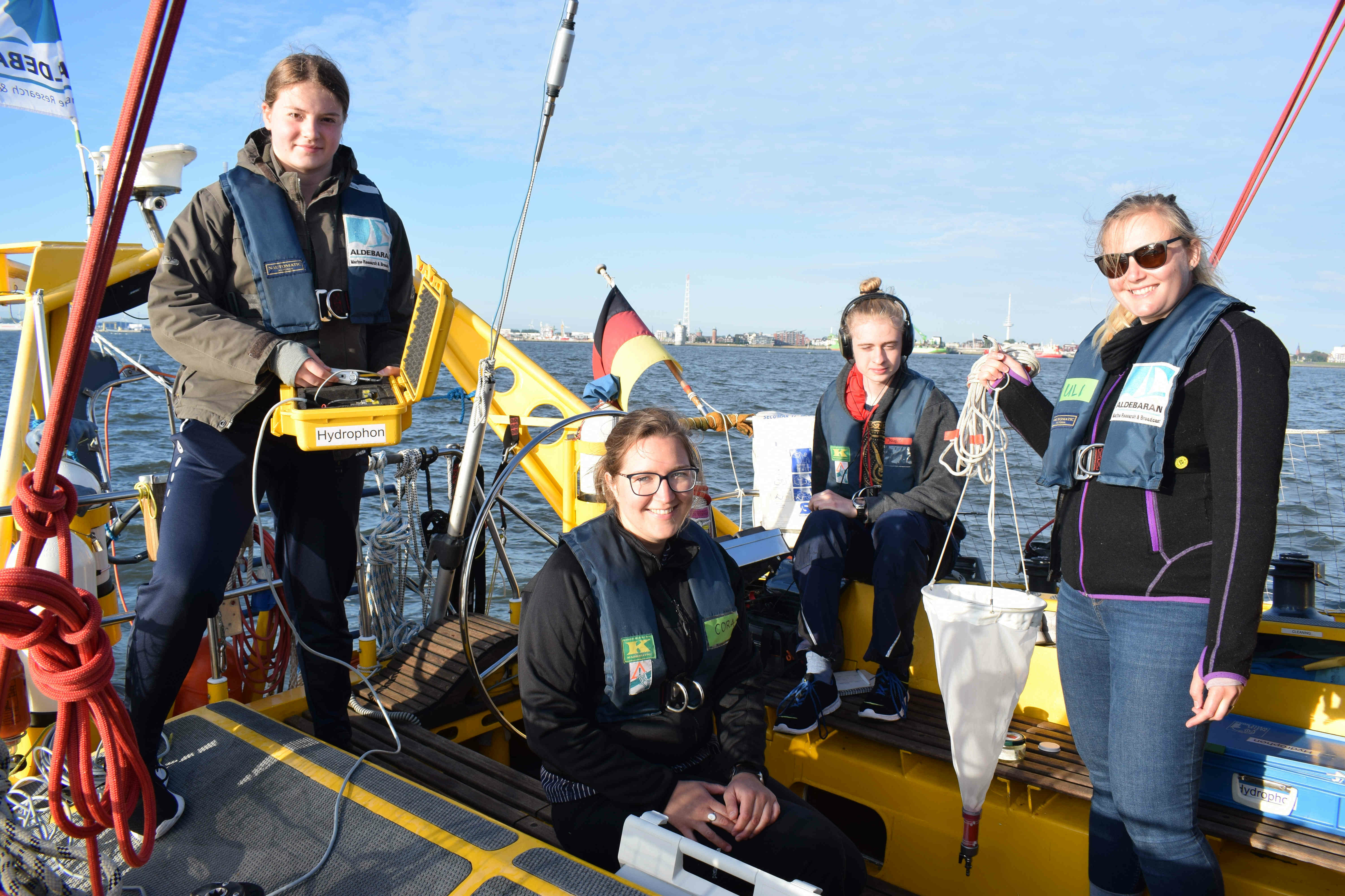 SchülerInnen des AAG Cuxhaven beim Meereswettbewerb auf dem Forschungsschiff ALDEBARAN