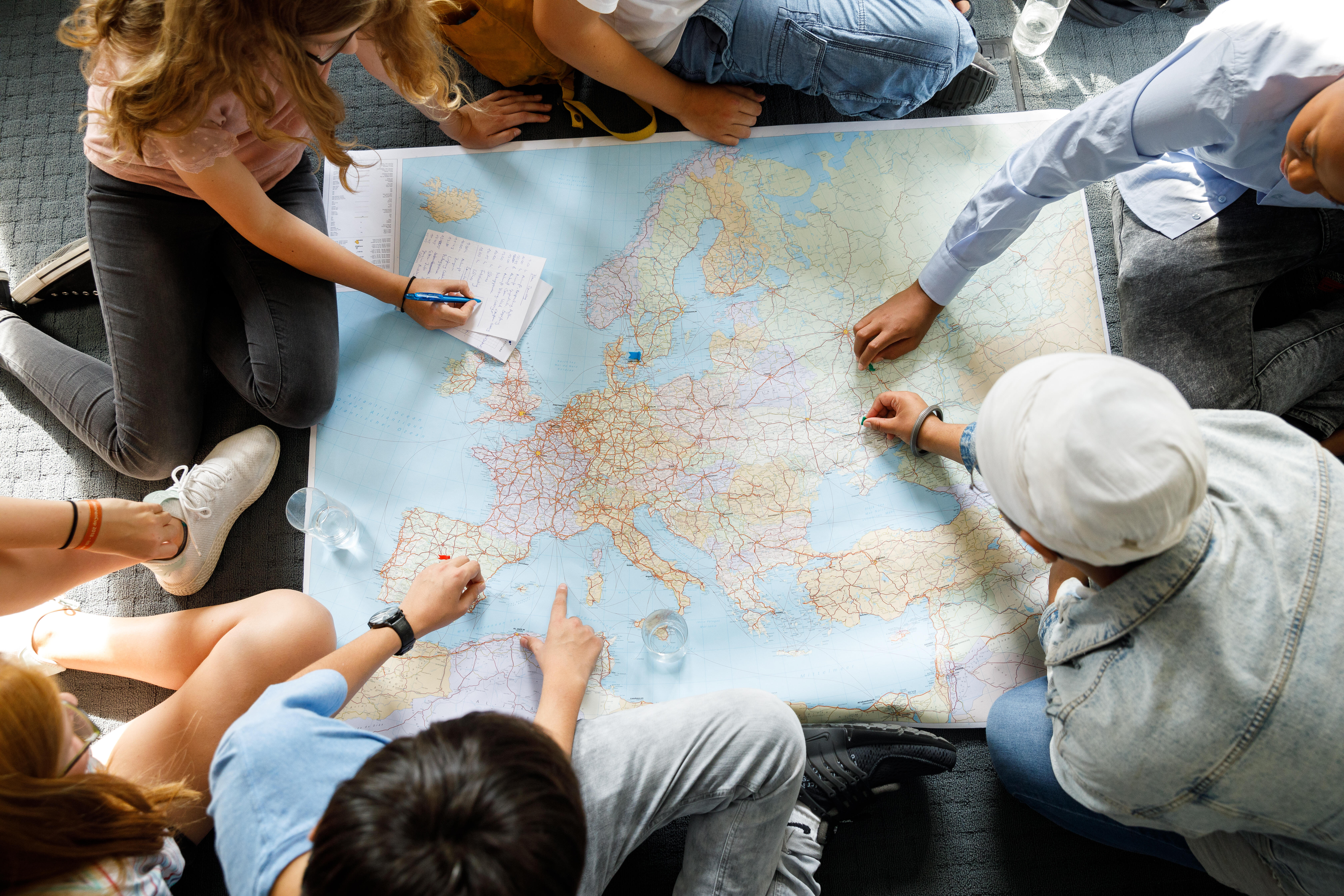 Mit Zugvogel ins europäische Ausland reisen.