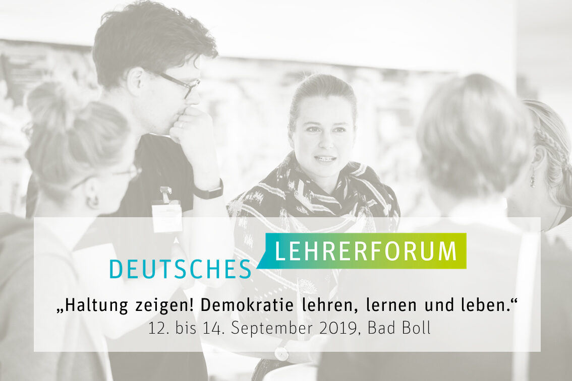 Teilnehmer einer Tagung im Gespräch - Bewerbung der Veranstaltung Deutsches Lehrerforum 2019