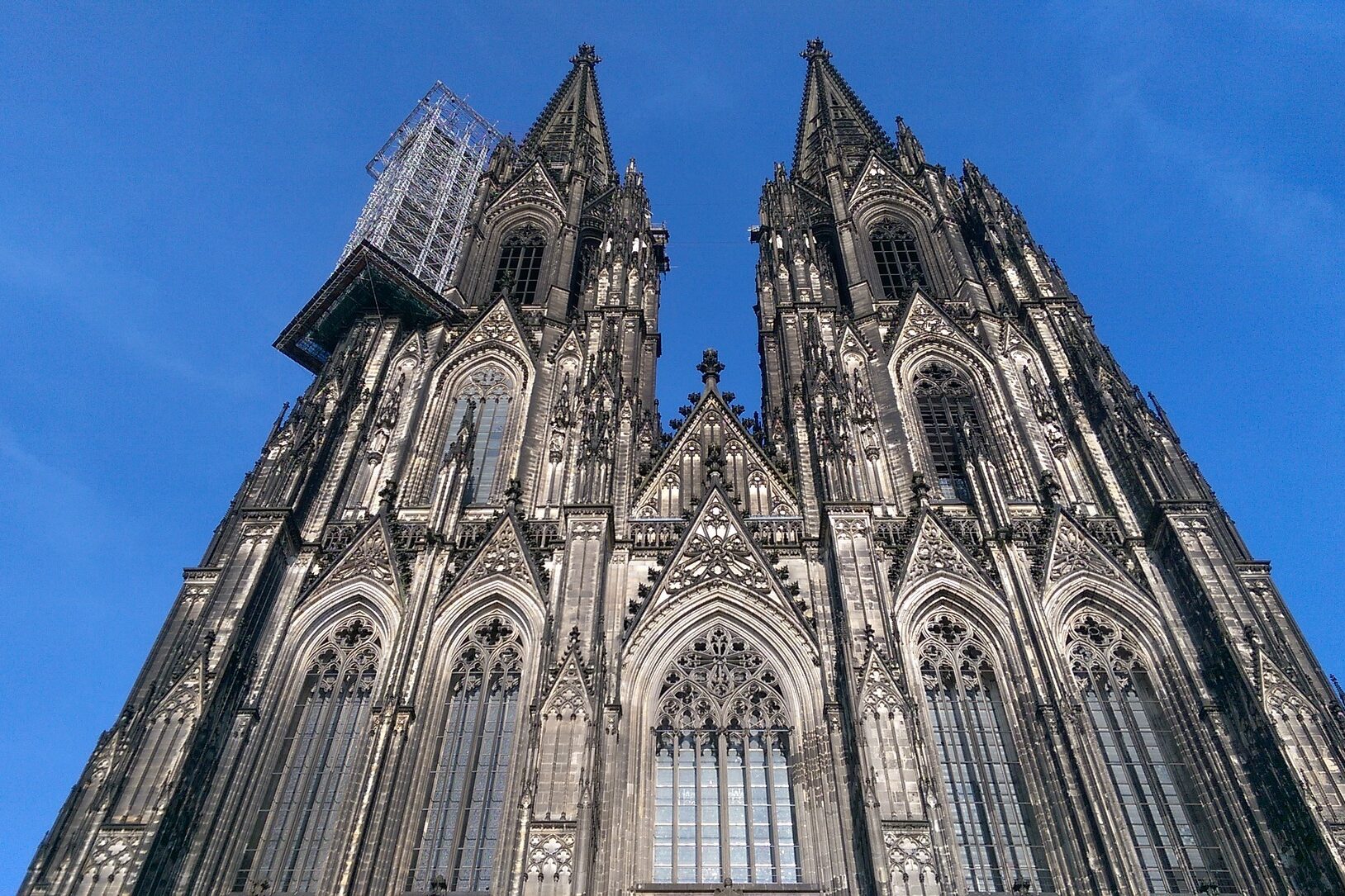 Die Fassade des Kölner Domes.